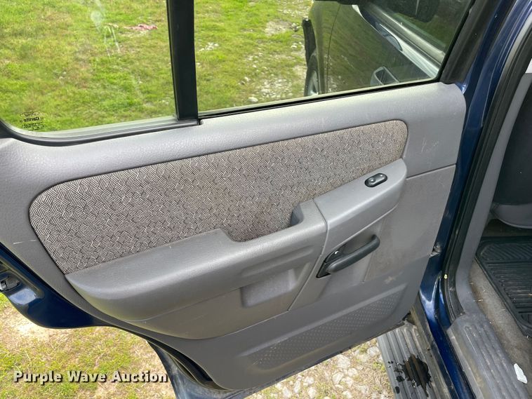 image for item MM9439 2004 Ford Explorer  SUV