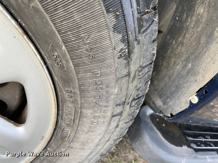 image for item MM9439 2004 Ford Explorer  SUV