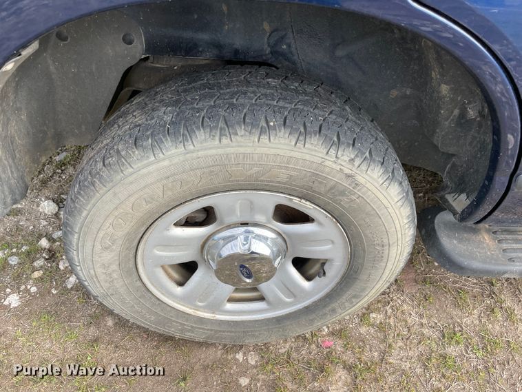 image for item MM9439 2004 Ford Explorer  SUV