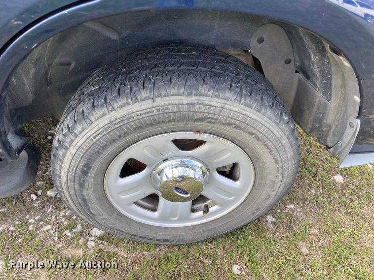 image for item MM9439 2004 Ford Explorer  SUV