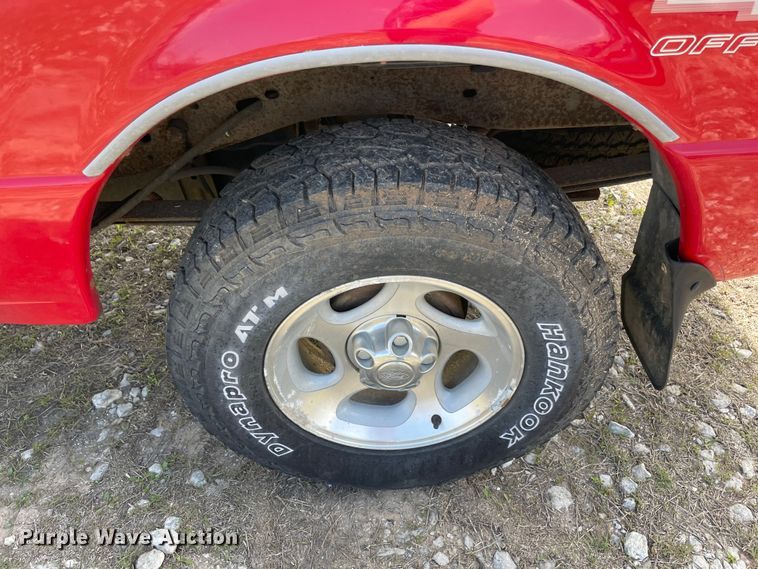 image for item MM9442 2000 Ford Ranger  SuperCab pickup truck