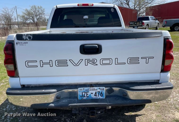 image for item MM9450 2005 Chevrolet Silverado 1500  Ext. Cab pickup truck