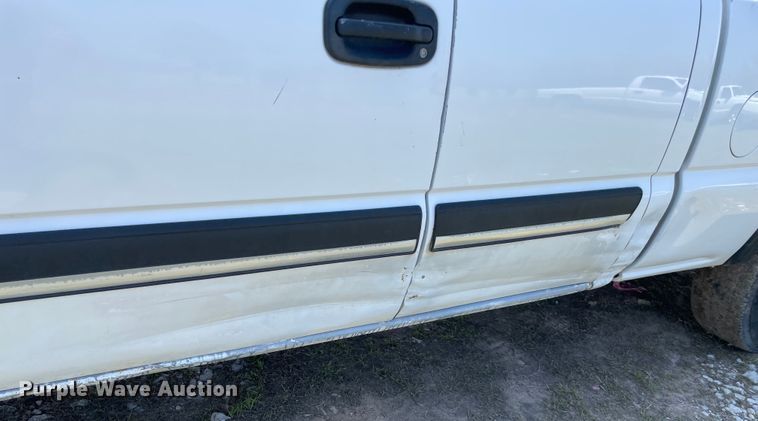 image for item MM9450 2005 Chevrolet Silverado 1500  Ext. Cab pickup truck