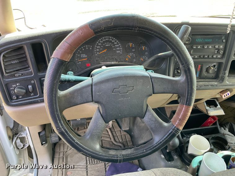 image for item MM9450 2005 Chevrolet Silverado 1500  Ext. Cab pickup truck