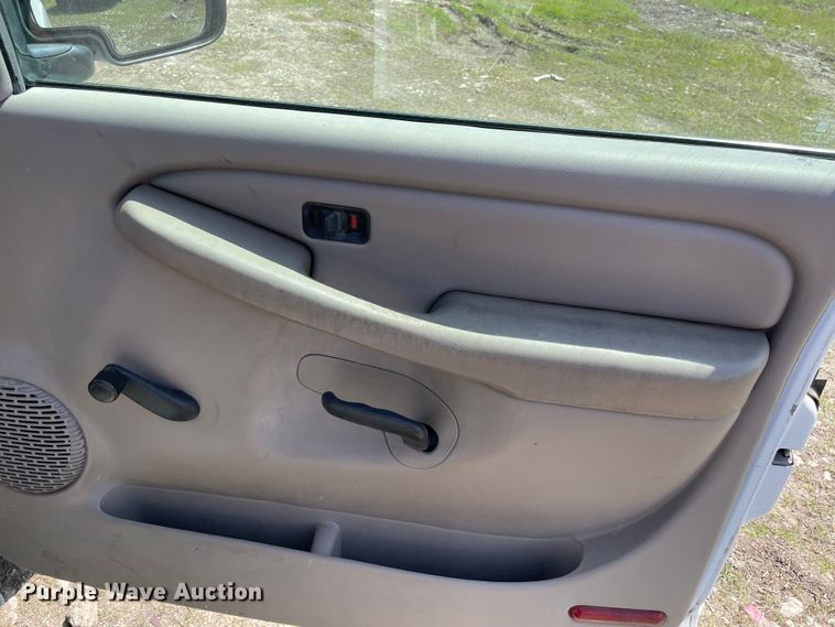 image for item MM9450 2005 Chevrolet Silverado 1500  Ext. Cab pickup truck