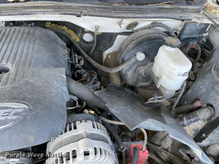 image for item MM9450 2005 Chevrolet Silverado 1500  Ext. Cab pickup truck