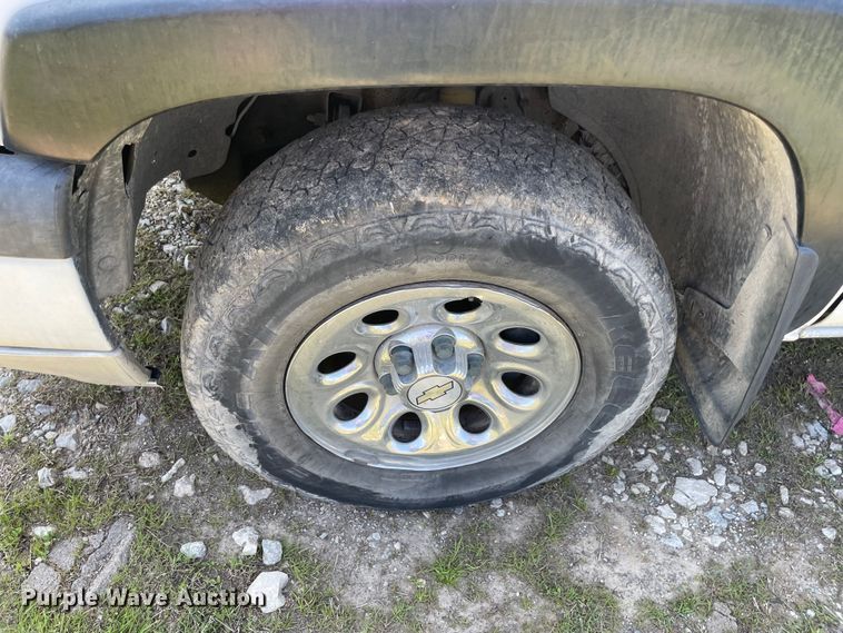 image for item MM9450 2005 Chevrolet Silverado 1500  Ext. Cab pickup truck