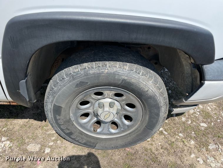 image for item MM9450 2005 Chevrolet Silverado 1500  Ext. Cab pickup truck