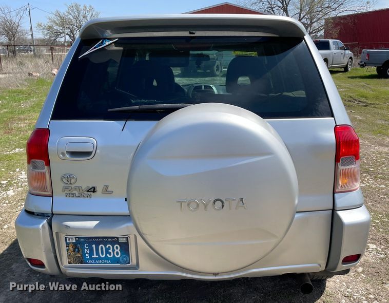 image for item MM9451 2002 Toyota Rav4 L  SUV