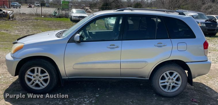 image for item MM9451 2002 Toyota Rav4 L  SUV