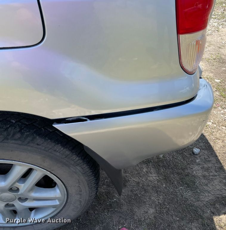 image for item MM9451 2002 Toyota Rav4 L  SUV