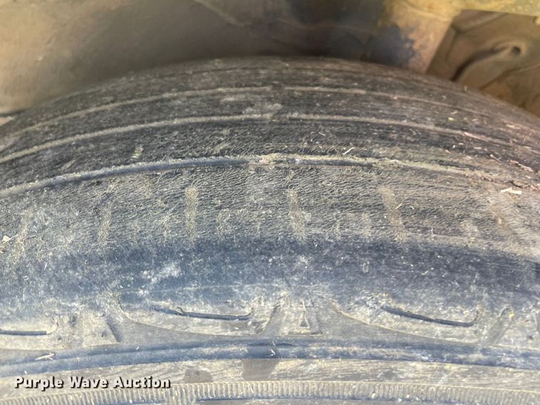 image for item MM9451 2002 Toyota Rav4 L  SUV