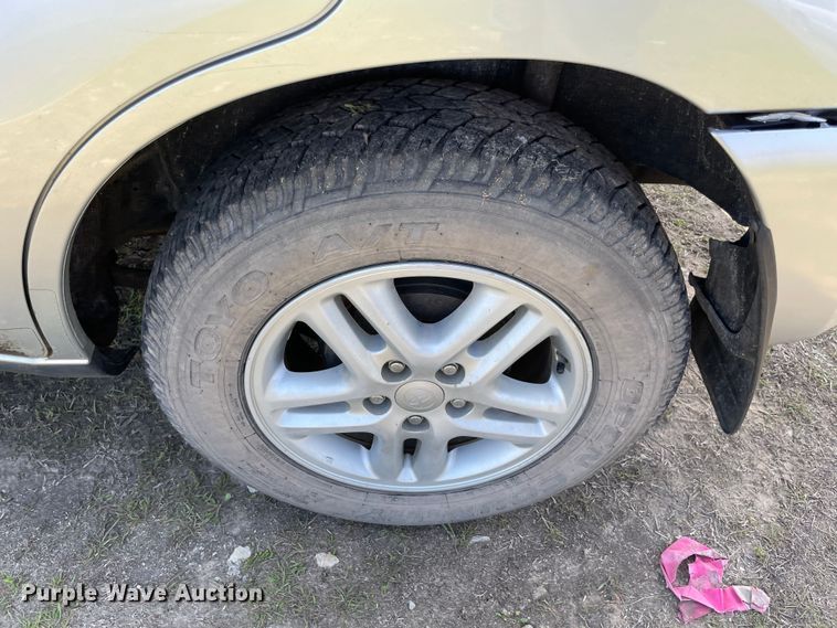 image for item MM9451 2002 Toyota Rav4 L  SUV