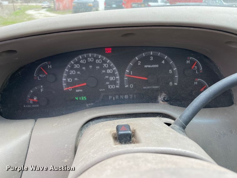 image for item MM9453 2001 Ford F150  SuperCab pickup truck