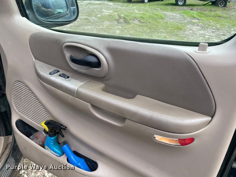 image for item MM9453 2001 Ford F150  SuperCab pickup truck