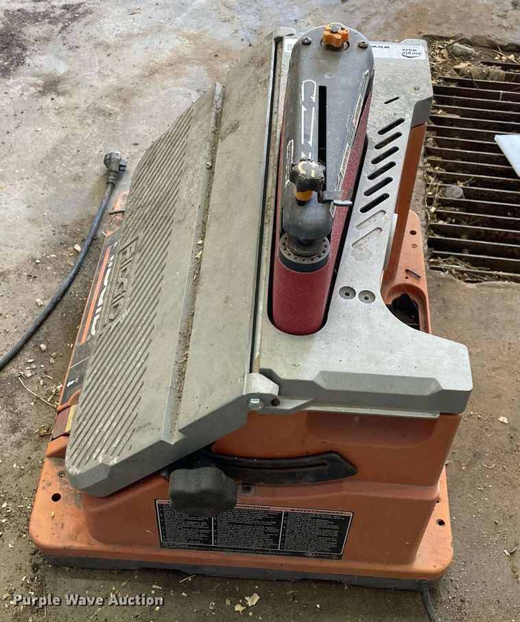 image for item MM9467 Rigid EB44242  oscillating spindle sander