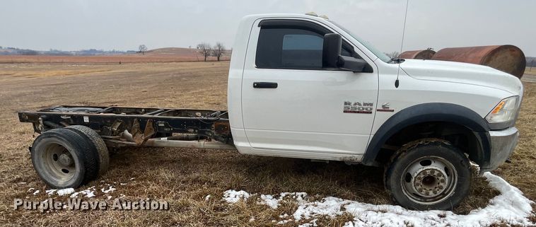 image for item MN9532 2014 Dodge Ram 5500  truck cab and chassis