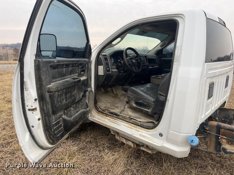image for item MN9532 2014 Dodge Ram 5500  truck cab and chassis