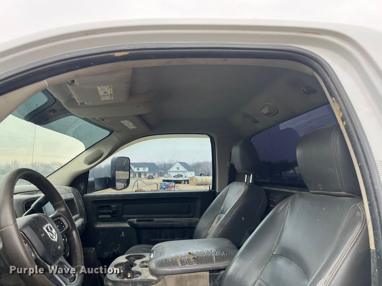 image for item MN9532 2014 Dodge Ram 5500  truck cab and chassis