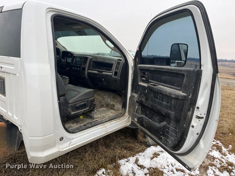 image for item MN9532 2014 Dodge Ram 5500  truck cab and chassis