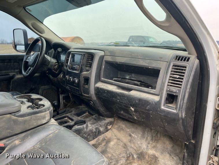 image for item MN9532 2014 Dodge Ram 5500  truck cab and chassis