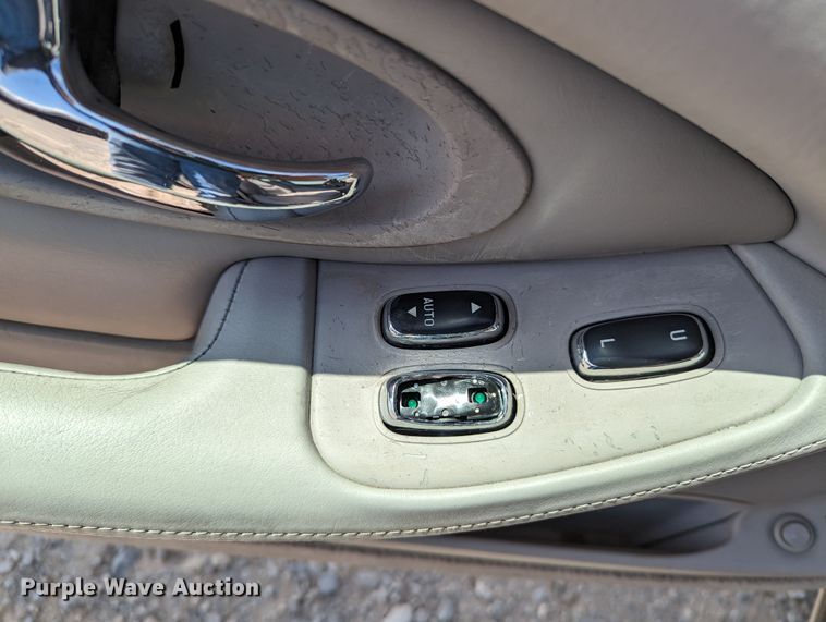 image for item MN9807 1998 Lincoln Mark VIII