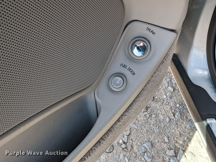 image for item MN9807 1998 Lincoln Mark VIII