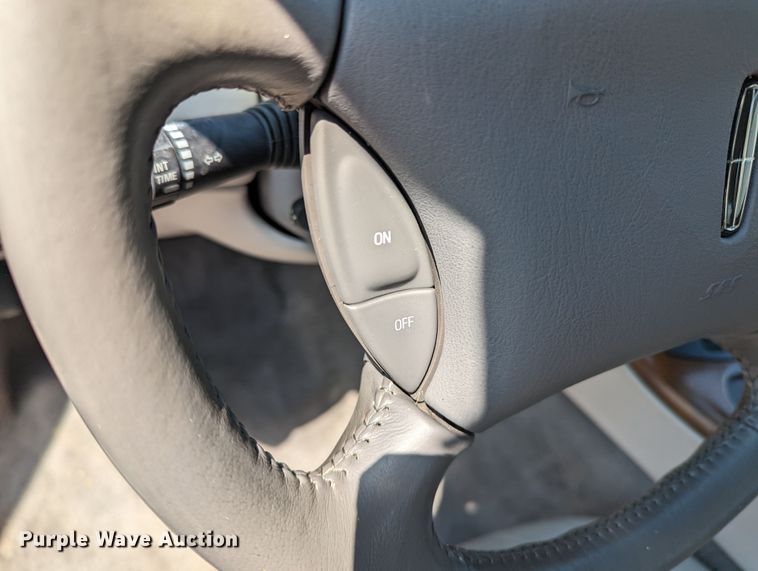 image for item MN9807 1998 Lincoln Mark VIII