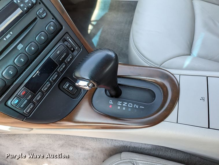 image for item MN9807 1998 Lincoln Mark VIII