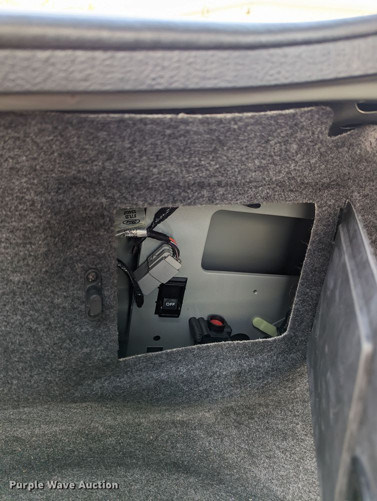 image for item MN9807 1998 Lincoln Mark VIII