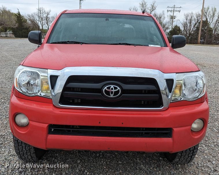 image for item MN9814 2005 Toyota Tacoma SRS  Double Cab pickup truck