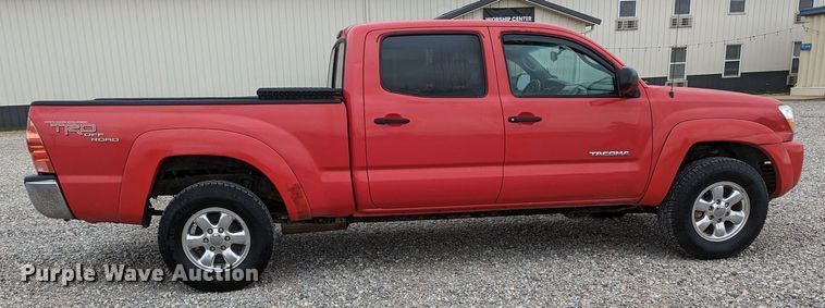 image for item MN9814 2005 Toyota Tacoma SRS  Double Cab pickup truck