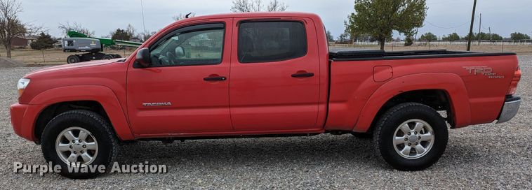 image for item MN9814 2005 Toyota Tacoma SRS  Double Cab pickup truck