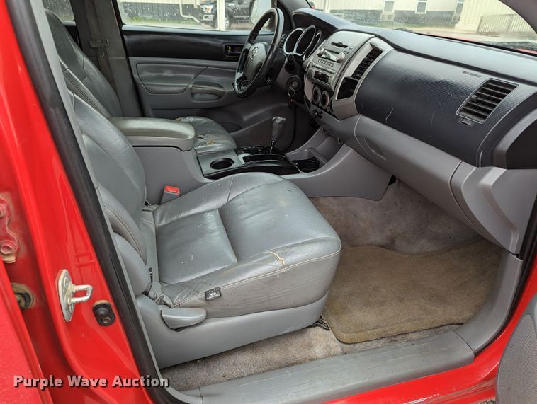 image for item MN9814 2005 Toyota Tacoma SRS  Double Cab pickup truck