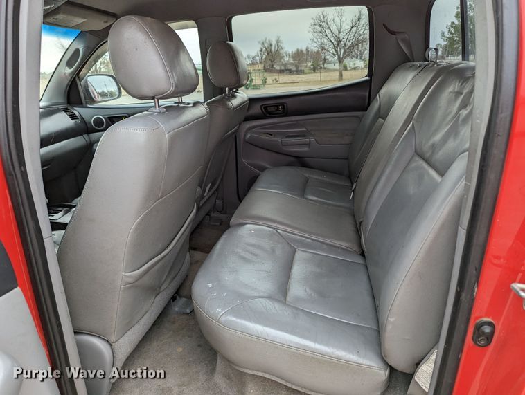 image for item MN9814 2005 Toyota Tacoma SRS  Double Cab pickup truck