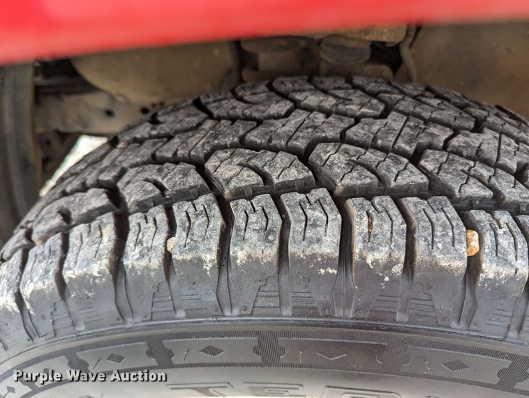 image for item MN9814 2005 Toyota Tacoma SRS  Double Cab pickup truck