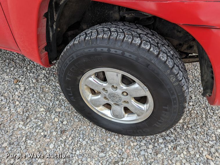 image for item MN9814 2005 Toyota Tacoma SRS  Double Cab pickup truck