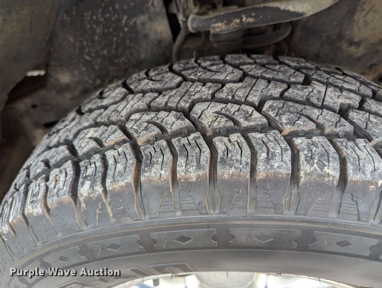 image for item MN9814 2005 Toyota Tacoma SRS  Double Cab pickup truck