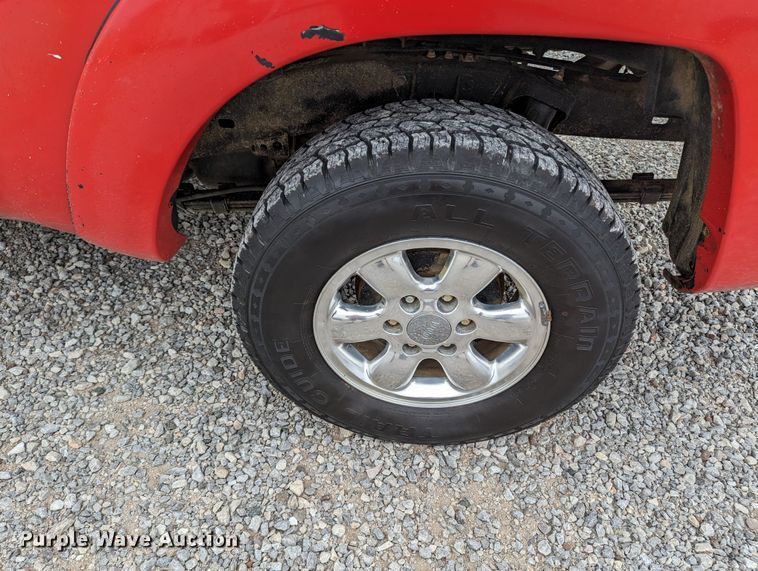 image for item MN9814 2005 Toyota Tacoma SRS  Double Cab pickup truck