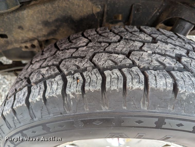 image for item MN9814 2005 Toyota Tacoma SRS  Double Cab pickup truck