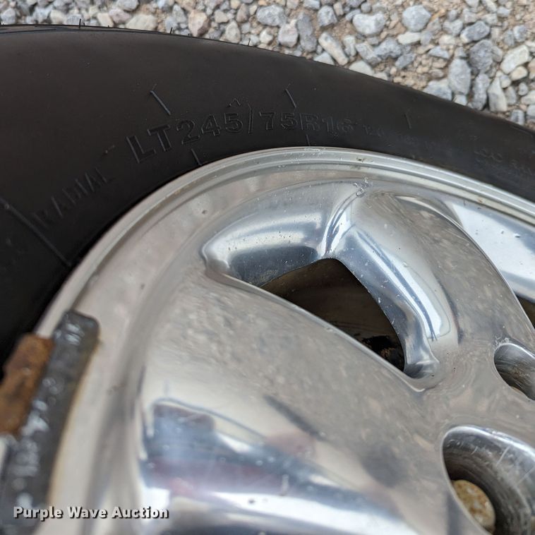 image for item MN9814 2005 Toyota Tacoma SRS  Double Cab pickup truck