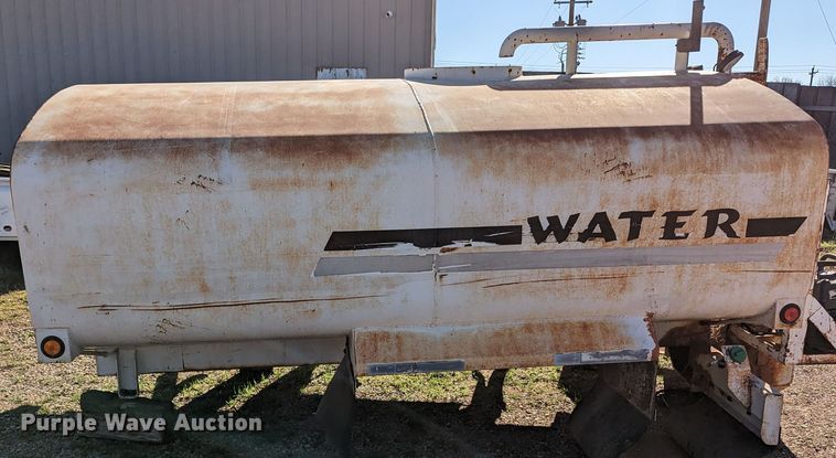 image for item MN9819 Water tank bed