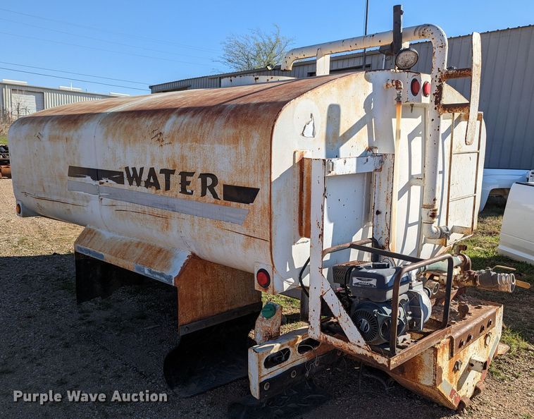 image for item MN9819 Water tank bed