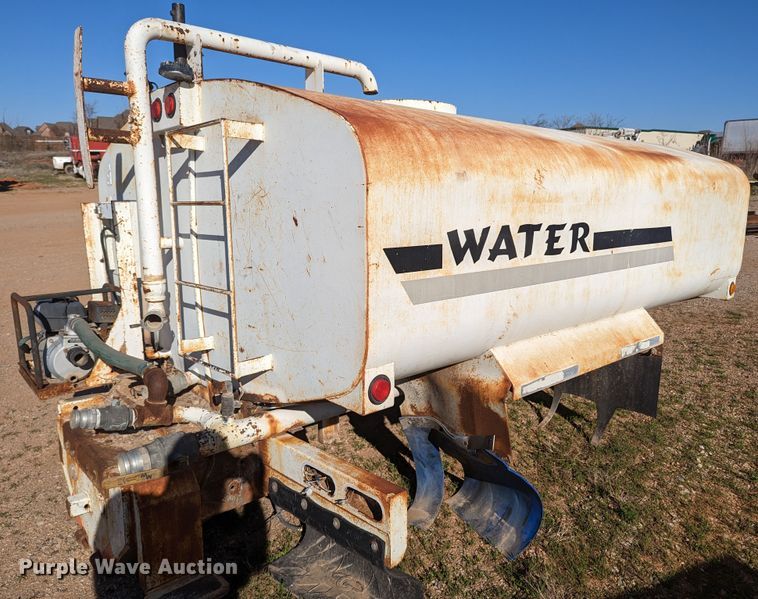 image for item MN9819 Water tank bed