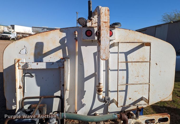 image for item MN9819 Water tank bed