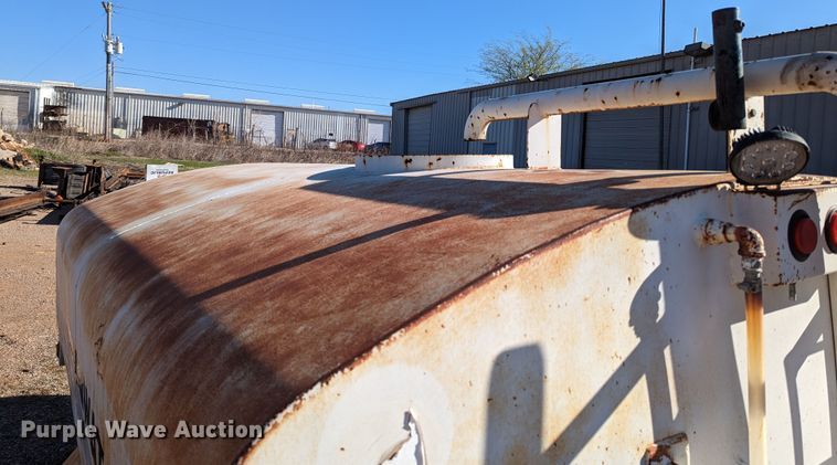 image for item MN9819 Water tank bed