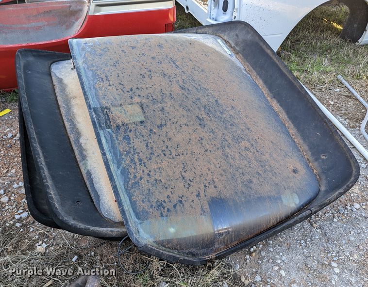 image for item MN9822 (12) rear window assemblies