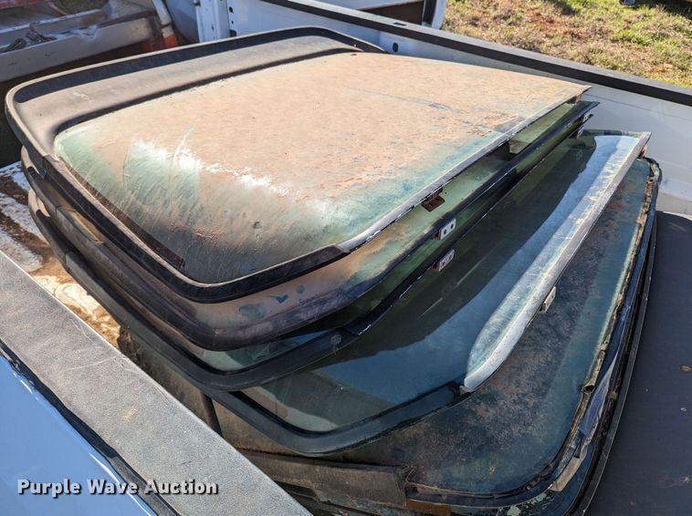 image for item MN9822 (12) rear window assemblies