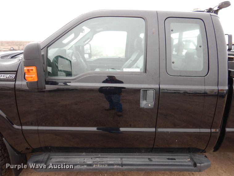 image for item MO9547 2016 Ford F250 Super Duty XL  SuperCab pickup truck