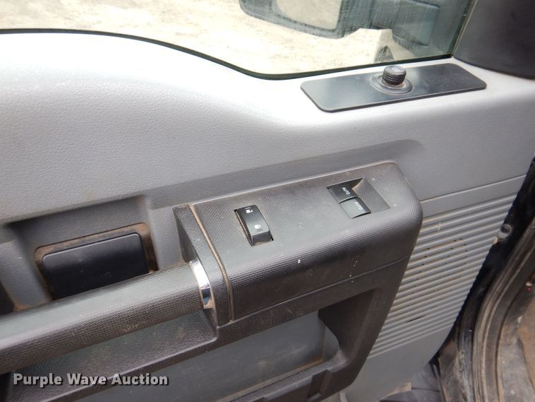 image for item MO9547 2016 Ford F250 Super Duty XL  SuperCab pickup truck